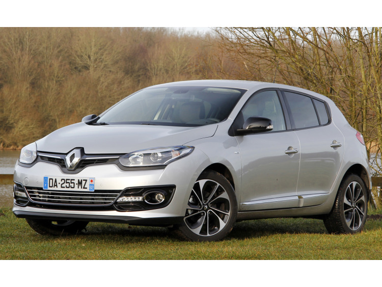 Cornice della griglia radiatore inferiore cromata Renault M&eacute;gane III 08-12