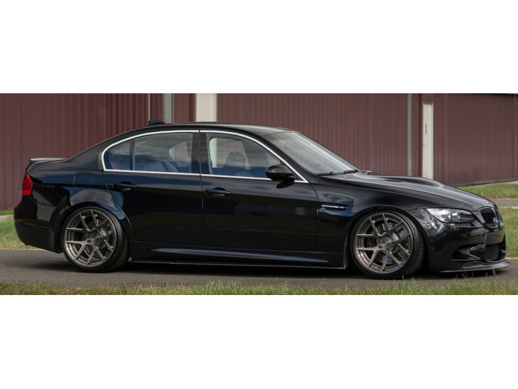 Fascia cromata di contorno dei vetri laterali BMW M3 E90 Berline 07-08 BMW M3 E90 Berline LCI 08-11 BMW M3 E92 Coup&eacute; 07-10 BMW M3 E92 Coup&eacute; LCI 09-13 BMW M3 E93 Cabriolet 08-10 BMW M3 E93 Cabriolet LC