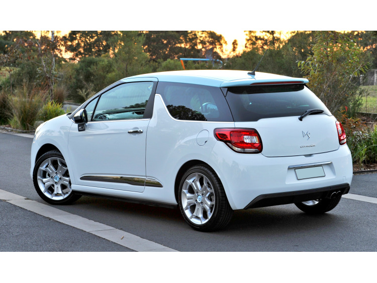 Fascia cromata di contorno inferiore dei vetri laterali Citro&euml;n DS 3
