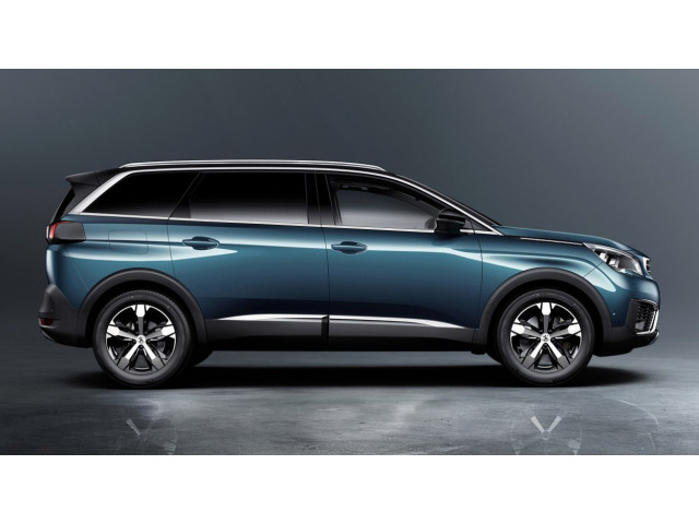 Fascia cromata di contorno inferiore dei vetri laterali Peugeot 5008 II 1724