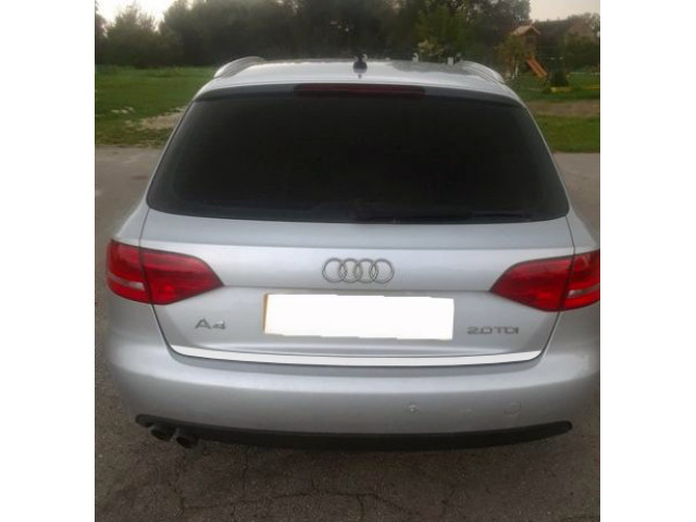 Fascia per bagagliaio cromata Audi A4 série 3 avant 0811