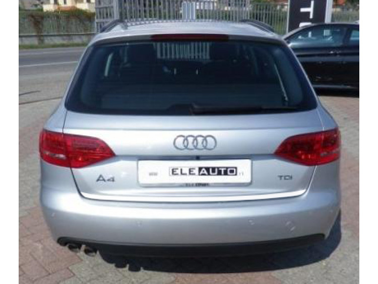 Fascia per bagagliaio cromata Audi A4 s&eacute;rie 3 phase 2 avant 11-15
