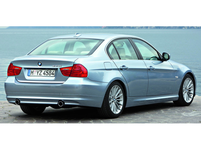 Fascia per bagagliaio cromata BMW M3 E90 Berline 0708 BMW M3 E90 Berline LCI 0811 BMW M3 E92 Coupé 0710 BMW M3 E92 Coupé LCI 0913 BMW M3 E93 Cabriolet 0810 BMW M3 E93 Cabriolet LCI 0913