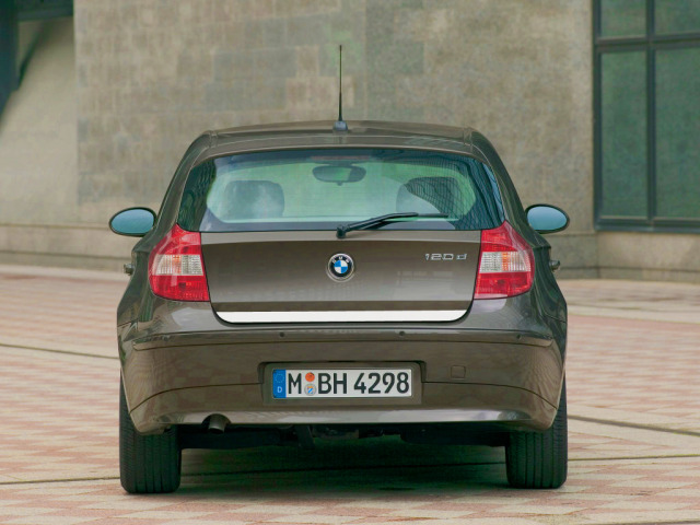 Fascia per bagagliaio cromata BMW Série 1 E87 0407