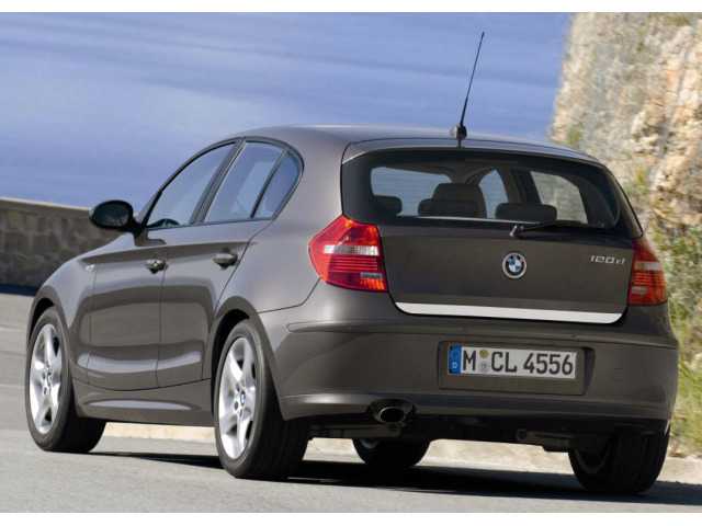 Fascia per bagagliaio cromata BMW Série 1 E87 LCI 0711