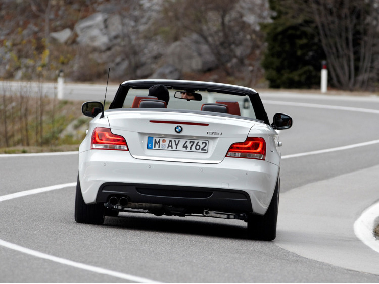 Fascia per bagagliaio cromata BMW S&eacute;rie 1 E88 08-13 cabrio
