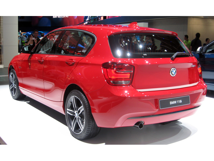 Fascia per bagagliaio cromata BMW S&eacute;rie 1 F20 11-15