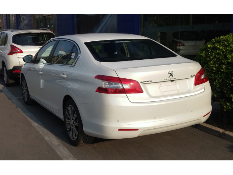 Fascia per bagagliaio cromata Peugeot 408